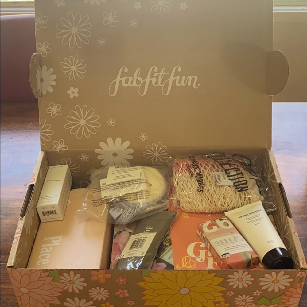FitFabFun Spring Box NIB